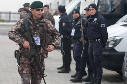 В Турции за ночь задержали свыше 800 подозреваемых в связях с Гюленом