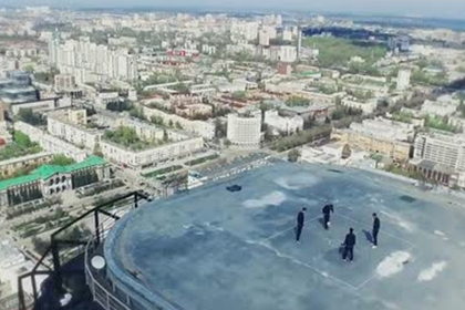Футболисты «Урала» потренировались на крыше небоскреба