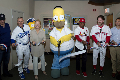 Гомера Симпсона ввели в Зал бейсбольной славы