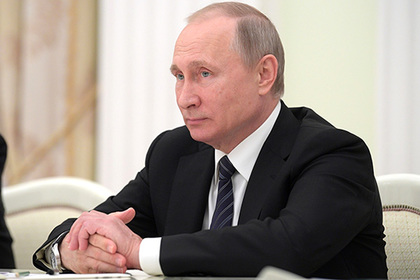 Путин поручил ужесточить наказание за нелегальные потребкредиты
