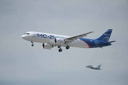 Рогозин доложил Путину о первом полете лайнера MC-21