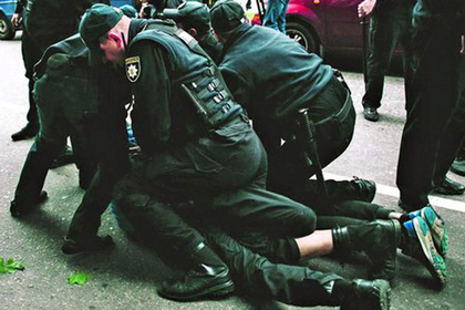В Харькове гомофобы избили полицейских
