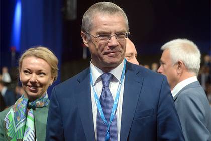 Медведев из «Газпрома» после слов о футболе сравнил Киев с упавшим боксером