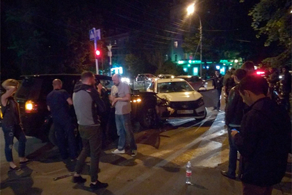 Очевидцы рассказали о попавшей в аварию команде Киркорова