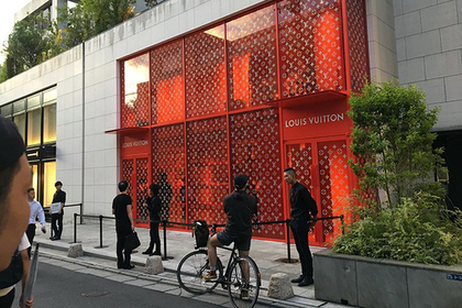 Временные магазины Louis Vuitton x Supreme открылись по всему миру