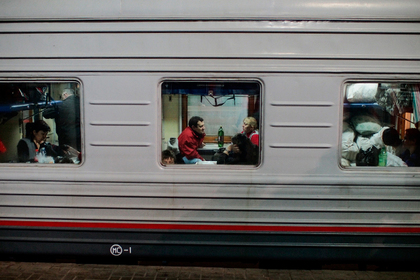 Чиновники заставили девочку-инвалида добираться из Магадана до Москвы трое суток