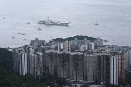 Китай впервые отправил авианосную группу в Гонконг