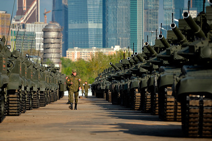 Кремль подтвердил поставку Ираку большого числа танков Т-90
