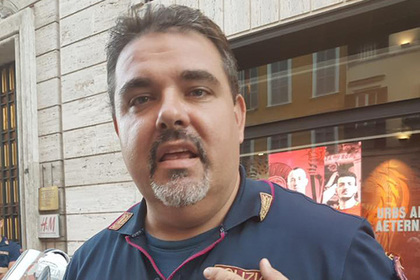 Морриcси обвинил итальянского полицейского в терроре из-за проверки документов