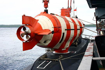 На Северном флоте отработали спасение экипажа подлодки с глубины 50 метров