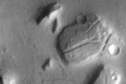 НАСА показало «голову динозавра» на Марсе