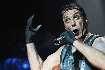 Оказавшийся в «аду российского шоу-бизнеса» вокалист Rammstein стал мемом