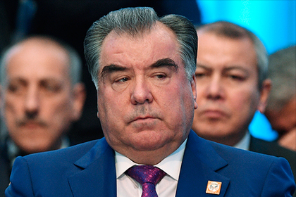 Президент Таджикистана призвал граждан брить бороды