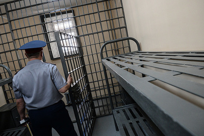 Штрафы за передачу телефонов заключенным предложили увеличить в десять раз