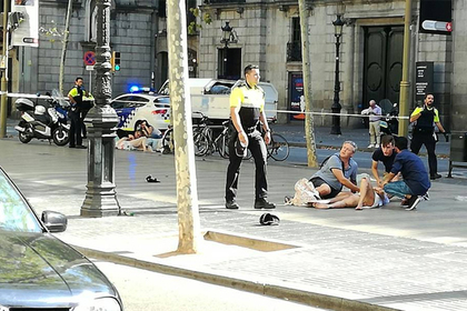 Двое вооруженных людей ворвались в ресторан в Барселоне