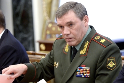 Герасимов наградил организовавшего высадку десанта в тыл ИГ сирийского генерала