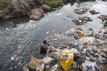 Кенийские власти будут сажать на четыре года за пластиковый пакет