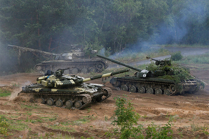 Киев пригрозил перебросить тяжелое вооружение на передовую в Донбассе