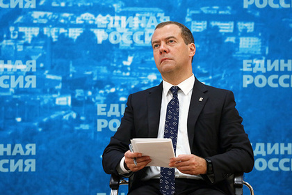 Медведев снова объявил о переходе российской экономики к росту