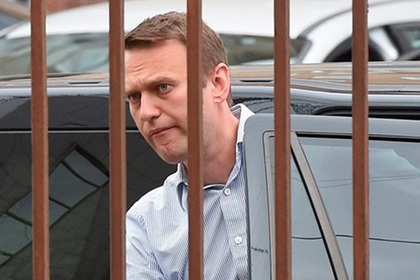 Навальному продлили испытательный срок по делу «Ив Роше»