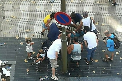 Полиция Каталонии опровергла информацию о засевших в баре террористах