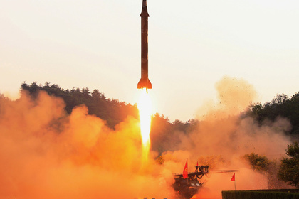 Трампа проинформировали о пуске ракет в КНДР