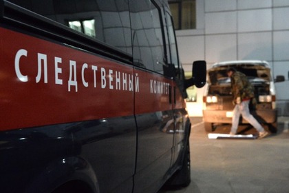 В Петербурге из Lexus сотрудника СК украли 100 тысяч рублей и туалетную воду