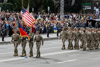 В военном параде в Киеве приняли участие солдаты НАТО