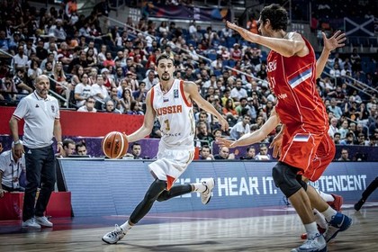 Российские баскетболисты обыграли сербов на чемпионате Европы