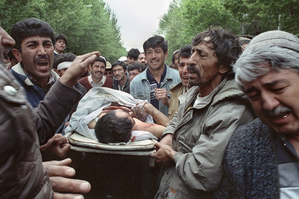 В Таджикистане запретили громко причитать и посыпать голову замлей на похоронах
