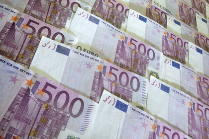 Женевские сантехники обнаружили в канализации десятки тысяч евро