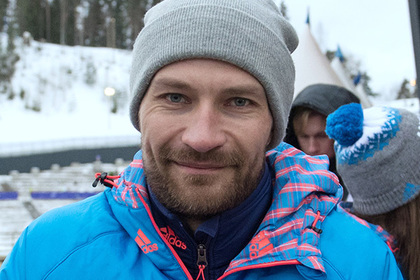 Российский лыжник перекрестился и поклялся в своей невиновности