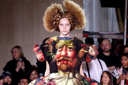 Японский бренд устроил модный показ в российском посольстве
