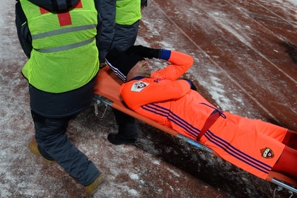 Игроки ЦСКА сломали ноги на матче в Хабаровске в 20-градусный мороз