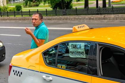 Названо самое удачное время для заказа такси