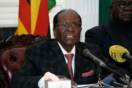 Президент Зимбабве Роберт Мугабе подал в отставку
