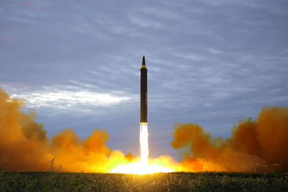 Северокорейская ракета упала возле Японии