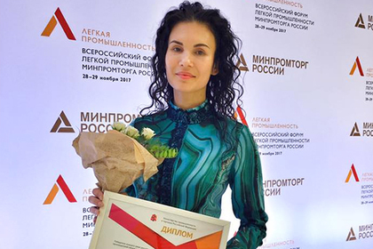 Уральский дизайнер создала юбку с Путиным и дождалась награды