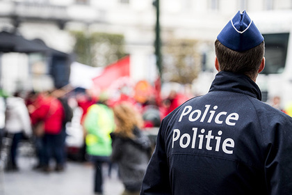В Брюсселе полицейского избили с криком «Поганый мент!»