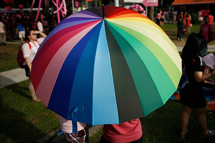 Сингапурскому гею запретили усыновить собственного ребенка