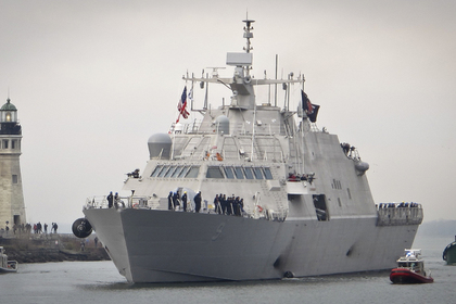 Новейший американский боевой корабль вышел в первый поход и застрял