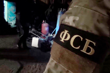 ФСБ задержала в Петербурге банду разбойников и вымогателей из Чечни