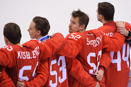 Российским хоккеистам простили исполнение гимна после победы на Олимпиаде