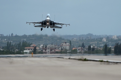 Американские самолеты провели разведку у российских баз в Сирии