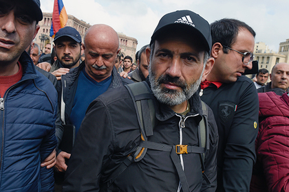 Армянская оппозиция потребовала безоговорочной капитуляции правящей партии