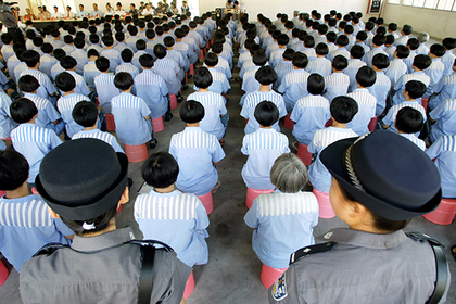 Десятки китайцев притворялись женщинами и сели в тюрьму