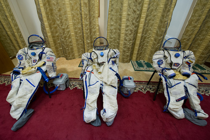 Космонавтов заставят поднимать штангу в невесомости