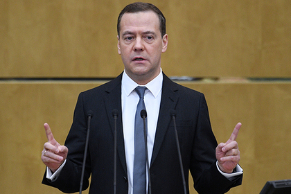 Медведев вспомнил о бабушкиной пенсии
