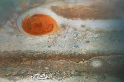 НАСА показала новую фотографию Большого красного пятна Юпитера