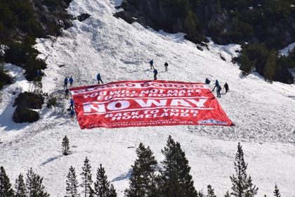 Отчаявшиеся французы защитятся от мигрантов пластиковым забором в Альпах